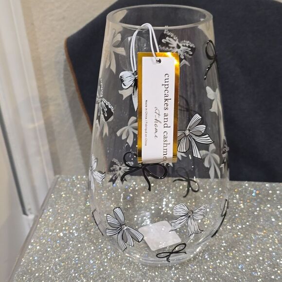 Cupcakes & Cashmere Bows & Ribbon Vase - Picture 5 of 5